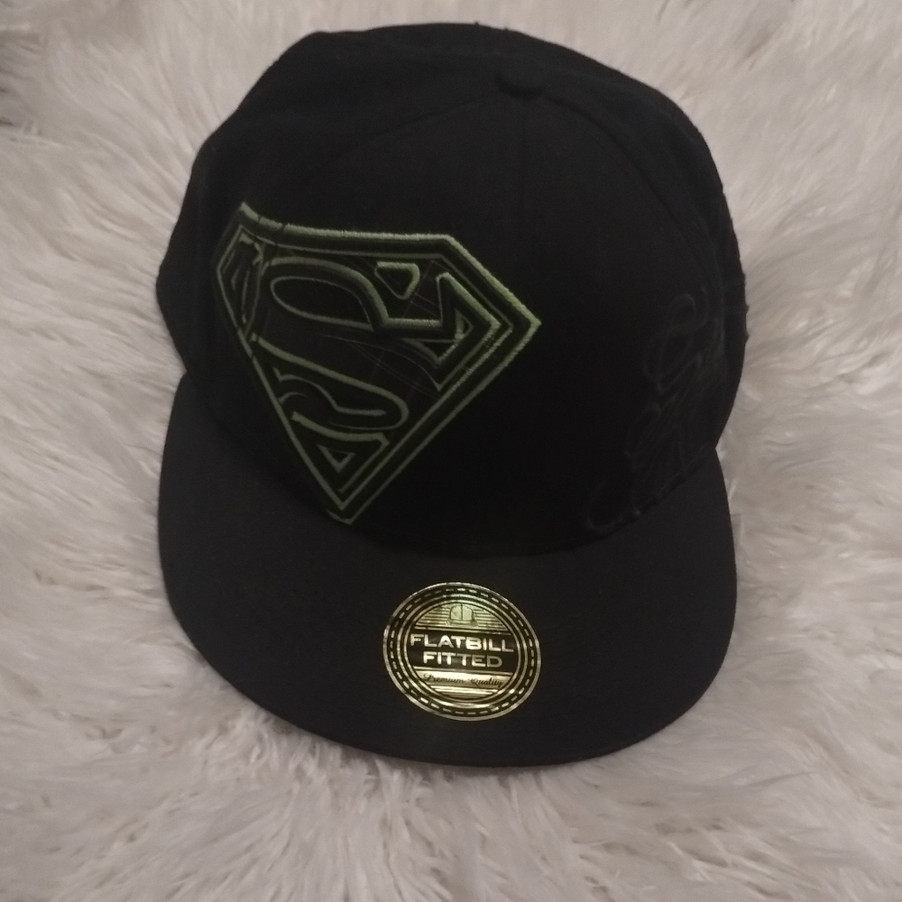 Superman Black and Green CapBlack DC Comics Superman Fitted Ball Cap Size L/XL